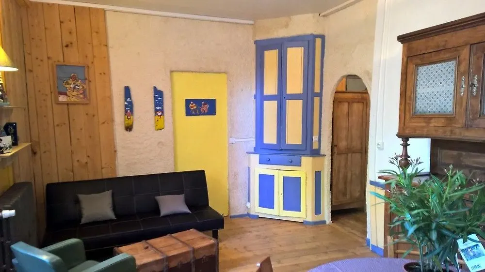 Les Gites Du Couvent Alternatif Camlez Guest house