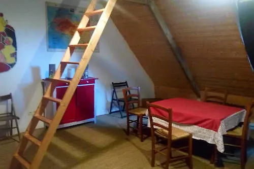 Les Gites Du Couvent Alternatif Camlez Guest house