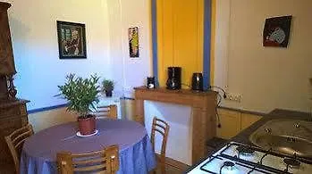 Les Gites Du Couvent Alternatif Camlez Guest house