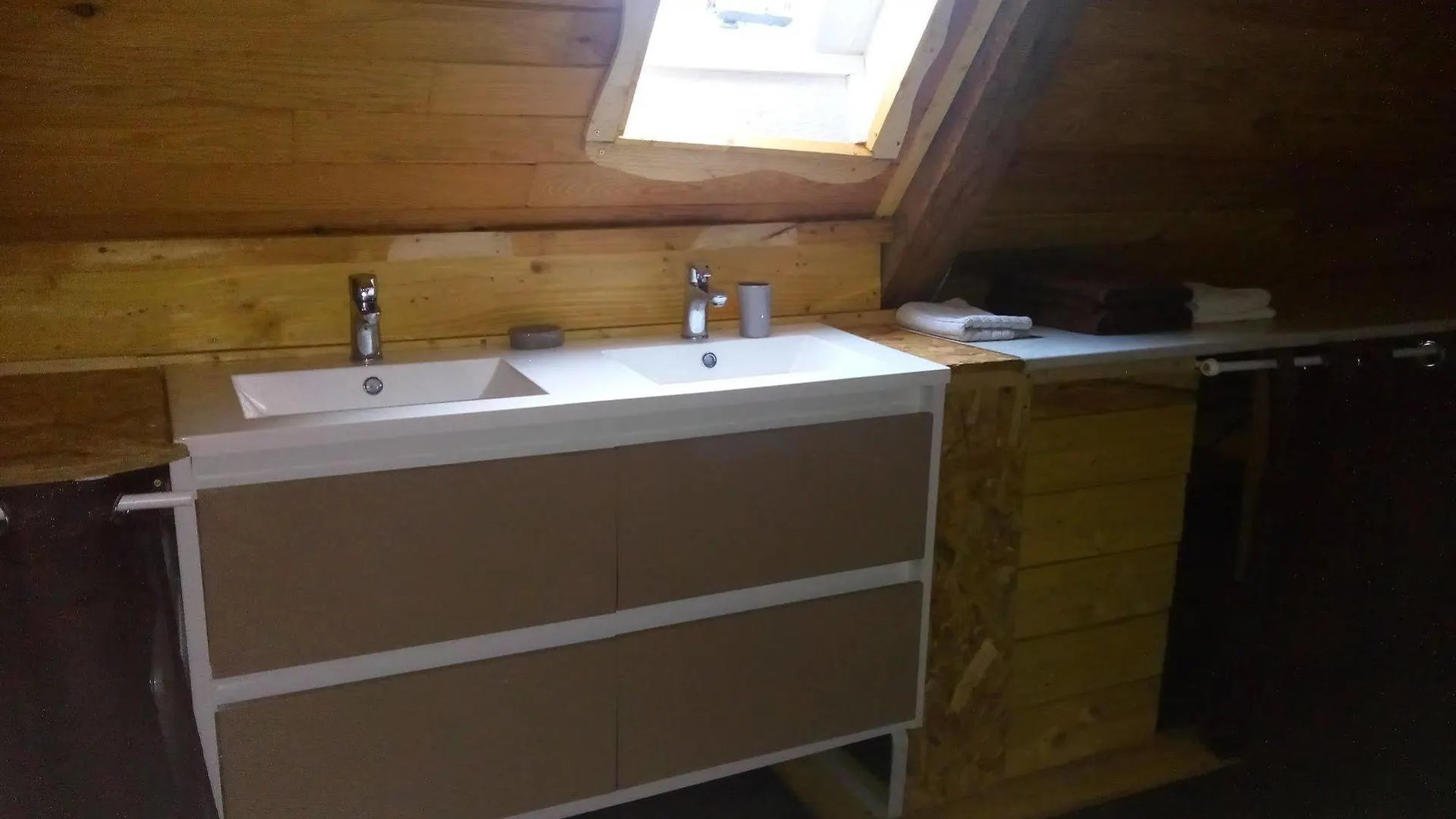 Les Gites Du Couvent Alternatif Camlez Guest house
